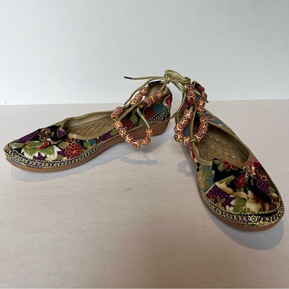 Women's Canvas Flat Floral Print Colorful with Beaded Ankle Tie Size 40 - Picture 1 of 12